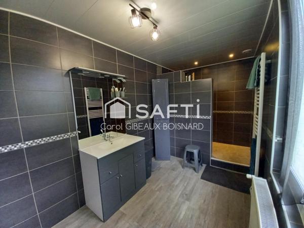 Longère au calme avec gros potentiel, dépendances accolées et grand terrain