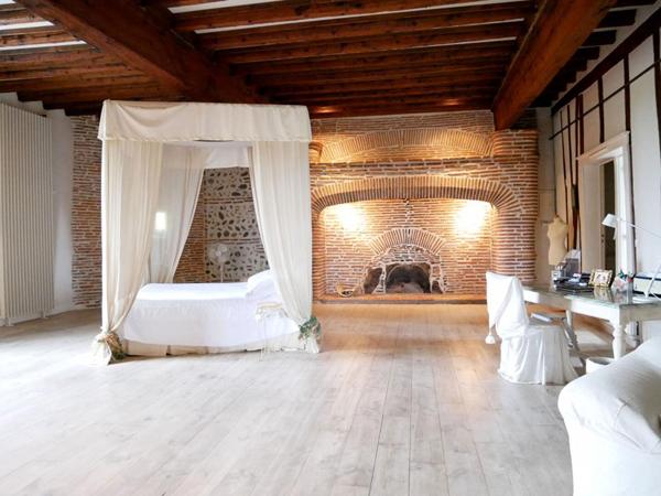 Demeure de prestige avec dépendances et piscine sur terrain de 1 hectare