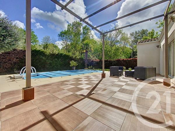 Maison à vendre  5 pièces - 127,17 m2 BREUIL MAGNE - 17