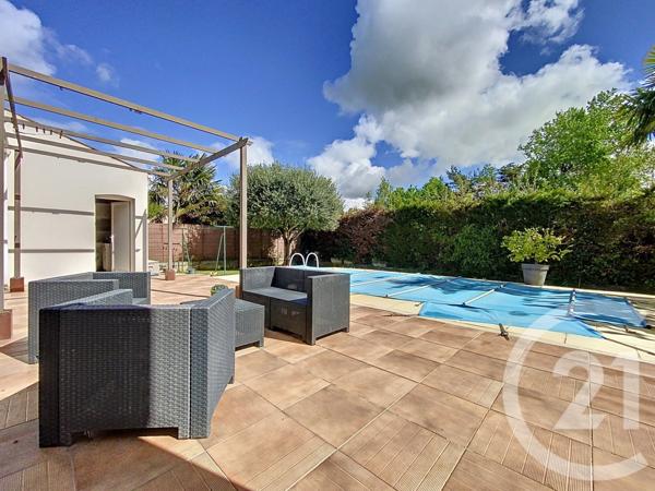 Maison à vendre  5 pièces - 127,17 m2 BREUIL MAGNE - 17