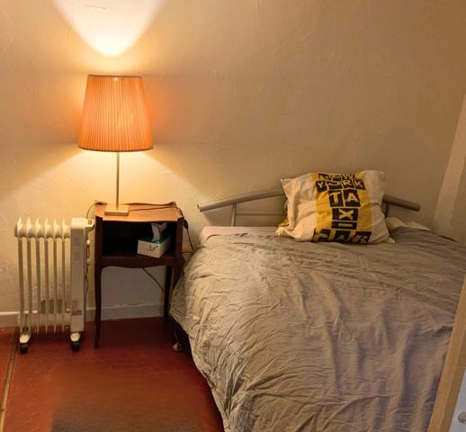 ***MARSEILLE 5EME...LE CAMAS...AUTHENTIQUE MAISON DE VILLE...3 PIECES...63M²...A REINVENTER...RARE DANS LE QUARTIER...CHARME DE L'ANCIEN...VIE DE QUARTIER***