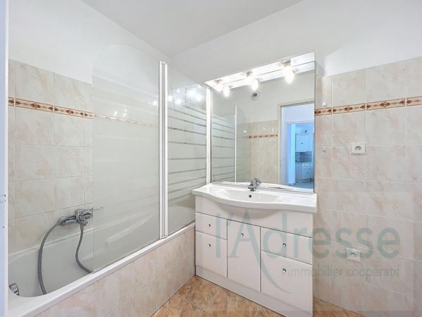 Antibes 2 pièces Calme, lumineux et climatisé.