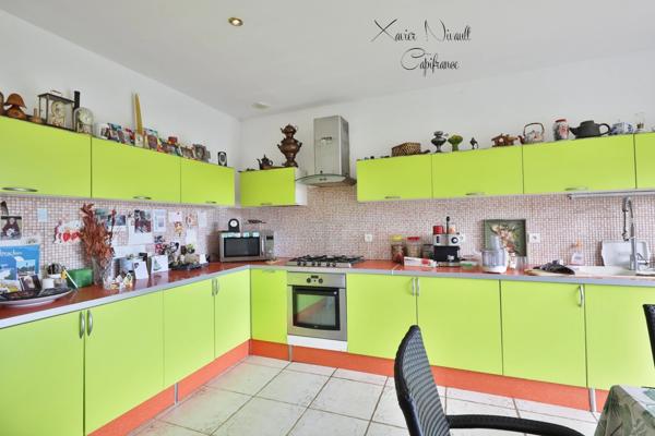 Maison à vendre 8 pièces proche de MANTENAY MONTLIN (01)