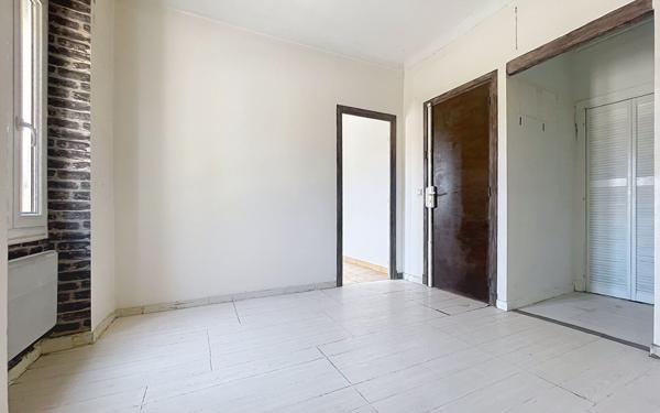 Immeuble à vendre    6 pièces • 233 m2 Nice