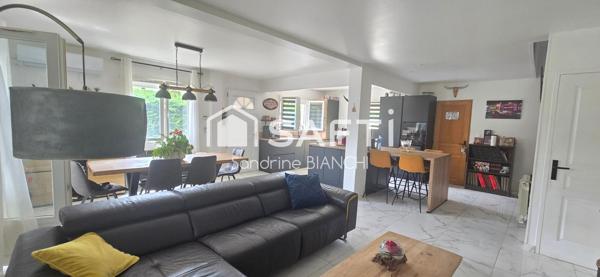 Maison de 2006 3 chambres sur 712 m² de terrain