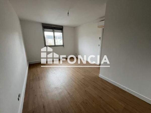 Location Local commercial 2 pièces 52.99 m² - 145 AVENUE DE LA REPUBLIQUE Pontault Combault 77340