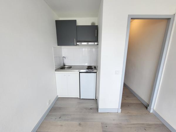 studio 17 m2- Lycée Brugière-stationnement - Clermont-Province