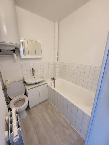 studio 17 m2- Lycée Brugière-stationnement - Clermont-Province