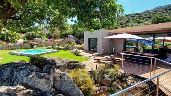 Corbara – Villa contemporaine avec vue mer exceptionnelle