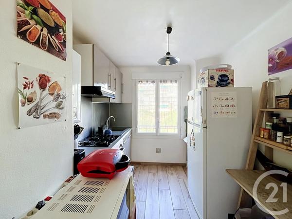 Appartement T4 à vendre  4 pièces - 73 m 2   FREJUS  - 83