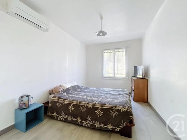 Appartement T4 à vendre  4 pièces - 73 m 2   FREJUS  - 83