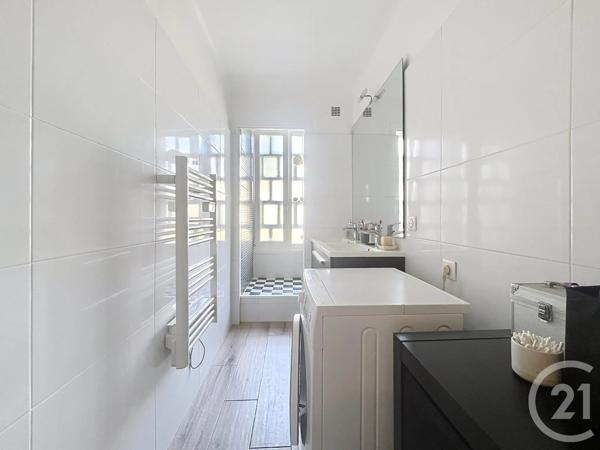 Appartement T4 à vendre  4 pièces - 73 m 2   FREJUS  - 83