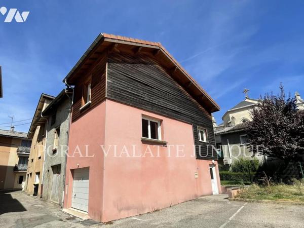 Maison de village avec garage