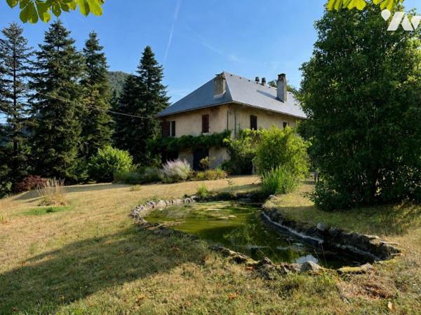 ST-JEOIRE-PRIEURÉ – PROPRIÉTÉ DE CARACTÈRE DU XIXᵉ SIÈCLE – PLUS DE 6 HECTARES – PISCINE 