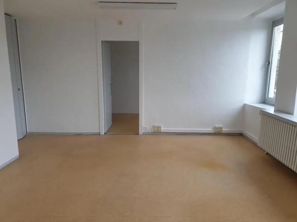 Location local commercial 62.1m²