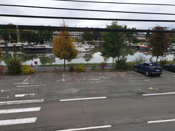 Location local commercial 62.1m²