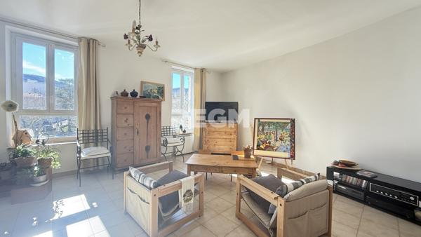 Apt (84400) Ensemble immobilier composé de deux appartements