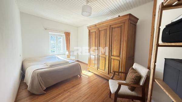 Apt (84400) Ensemble immobilier composé de deux appartements