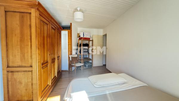 Apt (84400) Ensemble immobilier composé de deux appartements