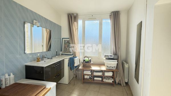 Apt (84400) Ensemble immobilier composé de deux appartements