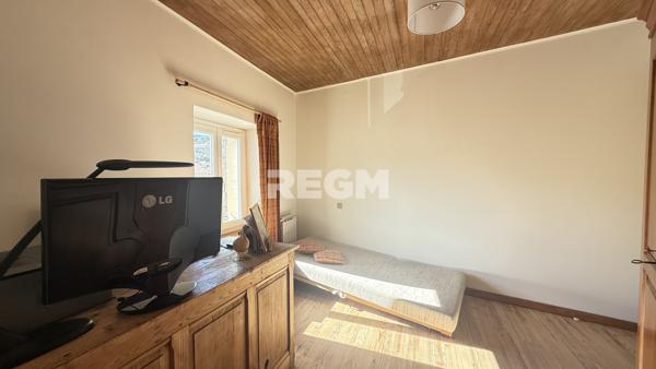 Apt (84400) Ensemble immobilier composé de deux appartements