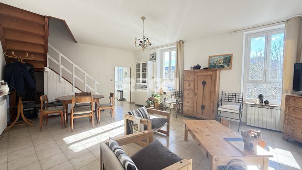 Apt (84400) Ensemble immobilier composé de deux appartements