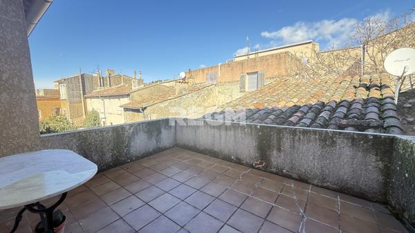 Apt (84400) Ensemble immobilier composé de deux appartements