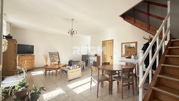 Apt (84400) Ensemble immobilier composé de deux appartements