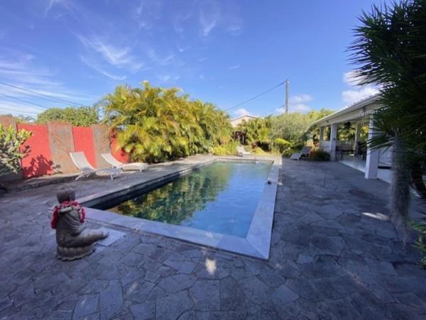 Maison à vendre 9 pièces de 200 m2 avec dépendances, Jardin et piscine - BRAS PANON (974)