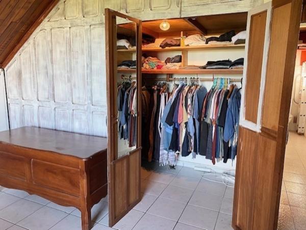 Maison à vendre 9 pièces de 200 m2 avec dépendances, Jardin et piscine - BRAS PANON (974)