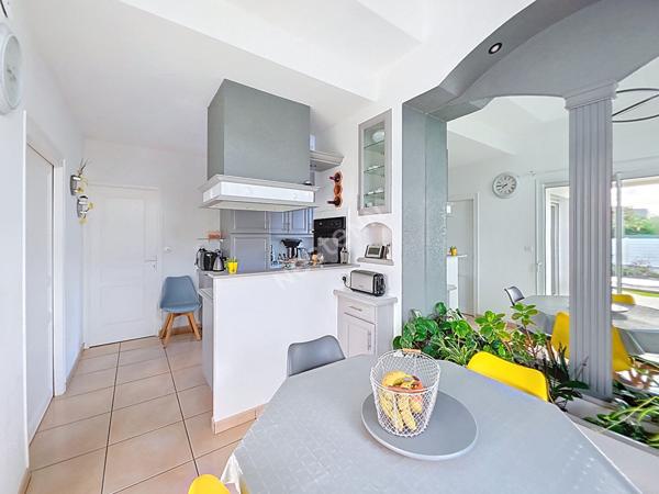 Maison à vendre à Ancenis-Saint-Géréon, quartier très recherché, 4 chambres, grand garage, terrain clos et paysagé