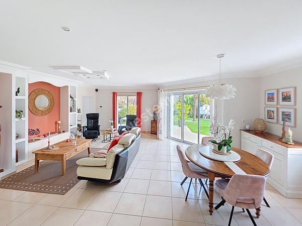 Maison à vendre à Ancenis-Saint-Géréon, quartier très recherché, 4 chambres, grand garage, terrain clos et paysagé