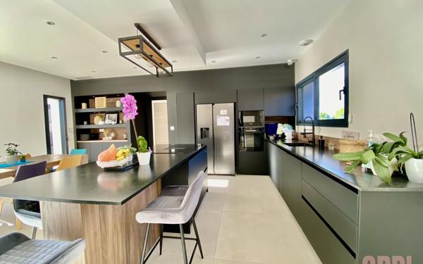 Maison à vendre    5 pièces •  Monteux