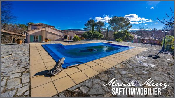Propriété au charme Provençal - villa individuelle 160 m2 - 3 chambres dont une suite parentale de plain-pied + un bureau - dépendance de 12 m2 - piscine chauffée - double garage de 32 m2 et abri voiture - terrain de près de 2000 m2