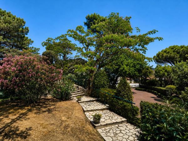ROYAN - ENTRE LES QUARTIERS DU PIGEONNIER ET DE PONTAILLAC - 350 M PLAGES - BEL APARTEMENT T3 LUMINEUX