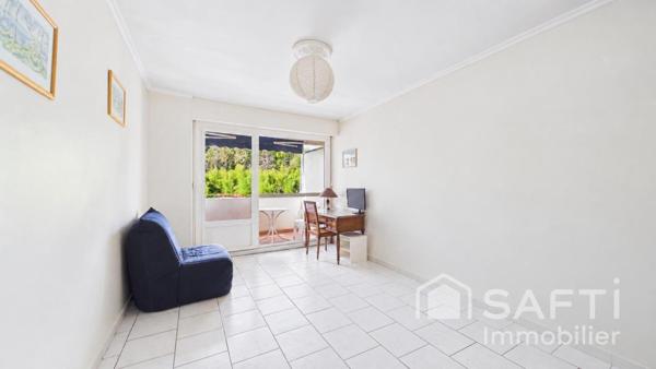 PESSAC - STUDIO 33 m² - BALCON & STATIONNEMENT