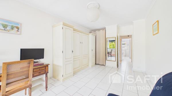 PESSAC - STUDIO 33 m² - BALCON & STATIONNEMENT