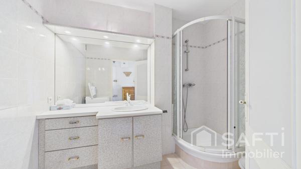 PESSAC - STUDIO 33 m² - BALCON & STATIONNEMENT
