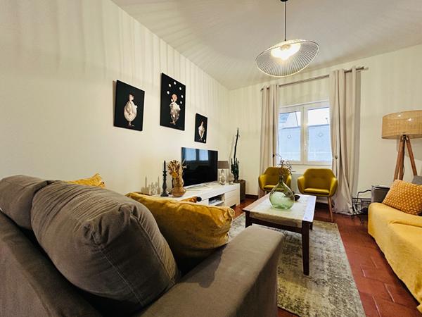 Elégante maison avec local commercial  indépendant -Sargé lès Le Mans- 6 pièce(s) 158 m2