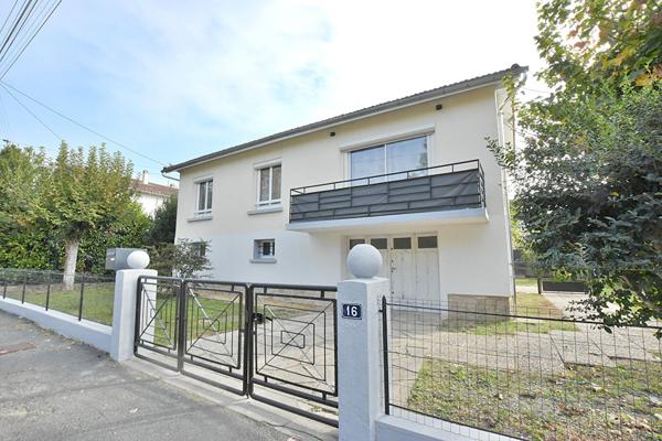 Charmante maison familiale proche commodités à Bergerac !