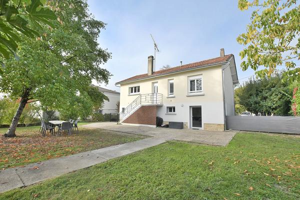 Charmante maison familiale proche commodités à Bergerac !