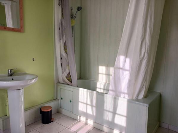 Maison individuelle à vendre à Champvallon dans l'Yonne (89710), ref : 2400047