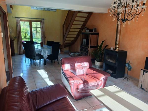 Maison individuelle à vendre à Champvallon dans l'Yonne (89710), ref : 2400047