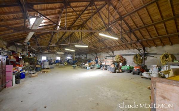 LOCAL ATELIER AVEC BUREAUX PROCHE LAVAUR