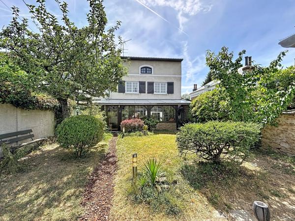 Vente                                                      Maison
                        
                     5 pièces                      120 m2                     à Brunoy