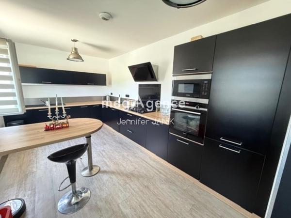 Maison à Saint-Just-en-Chaussée, 60130 - 7 pièces 130m²