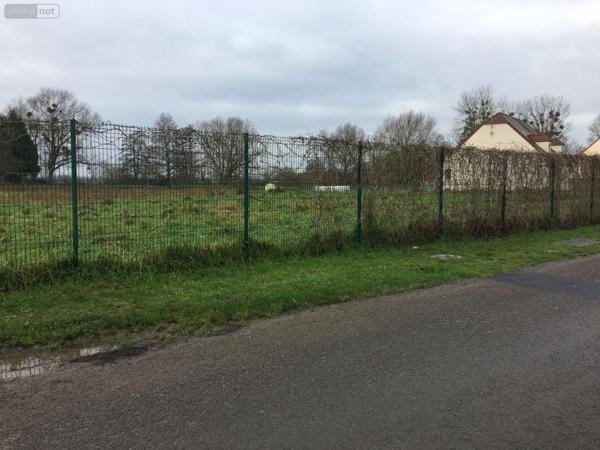 Terrain à Batir à vendre à Crécy-sur-Serre dans l'Aisne (02270), ref : 02014/753