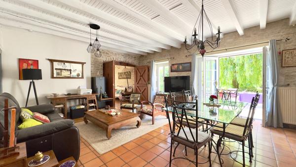 EXCLUSIVITÉ « CHARENTAISE 15 MIN LR » 795 600 € FAI* CHARENTAISE D'EXCEPTION