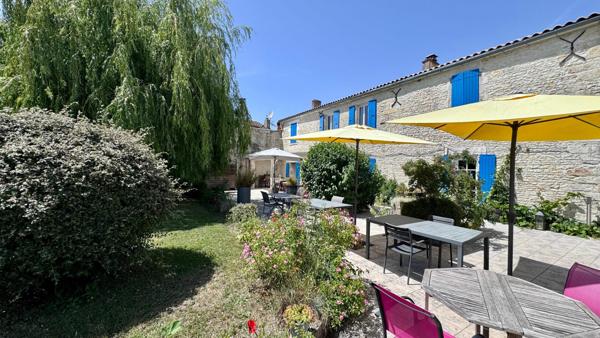 EXCLUSIVITÉ « CHARENTAISE 15 MIN LR » 795 600 € FAI* CHARENTAISE D'EXCEPTION