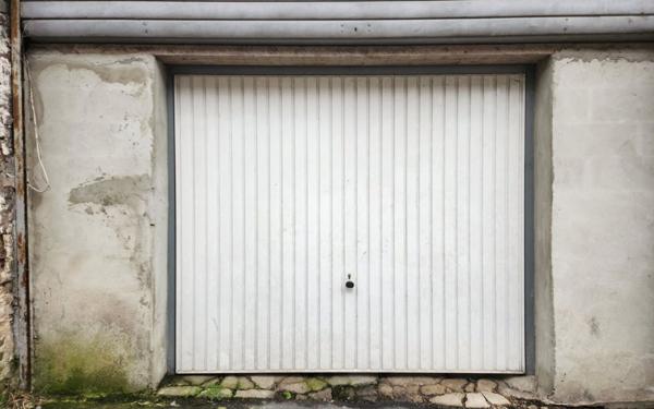 Stationnement à louer    12,50 m2 Hautmont